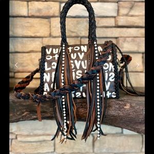Classic Boho Louis Vuitton purse/crossbody